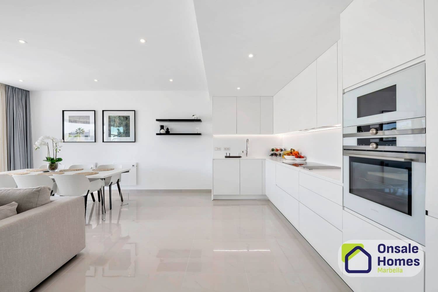 2 soveværelse Lejlighed til salg i New Golden Mile med swimmingpool garage - € 825.000 (Ref: 9714308)