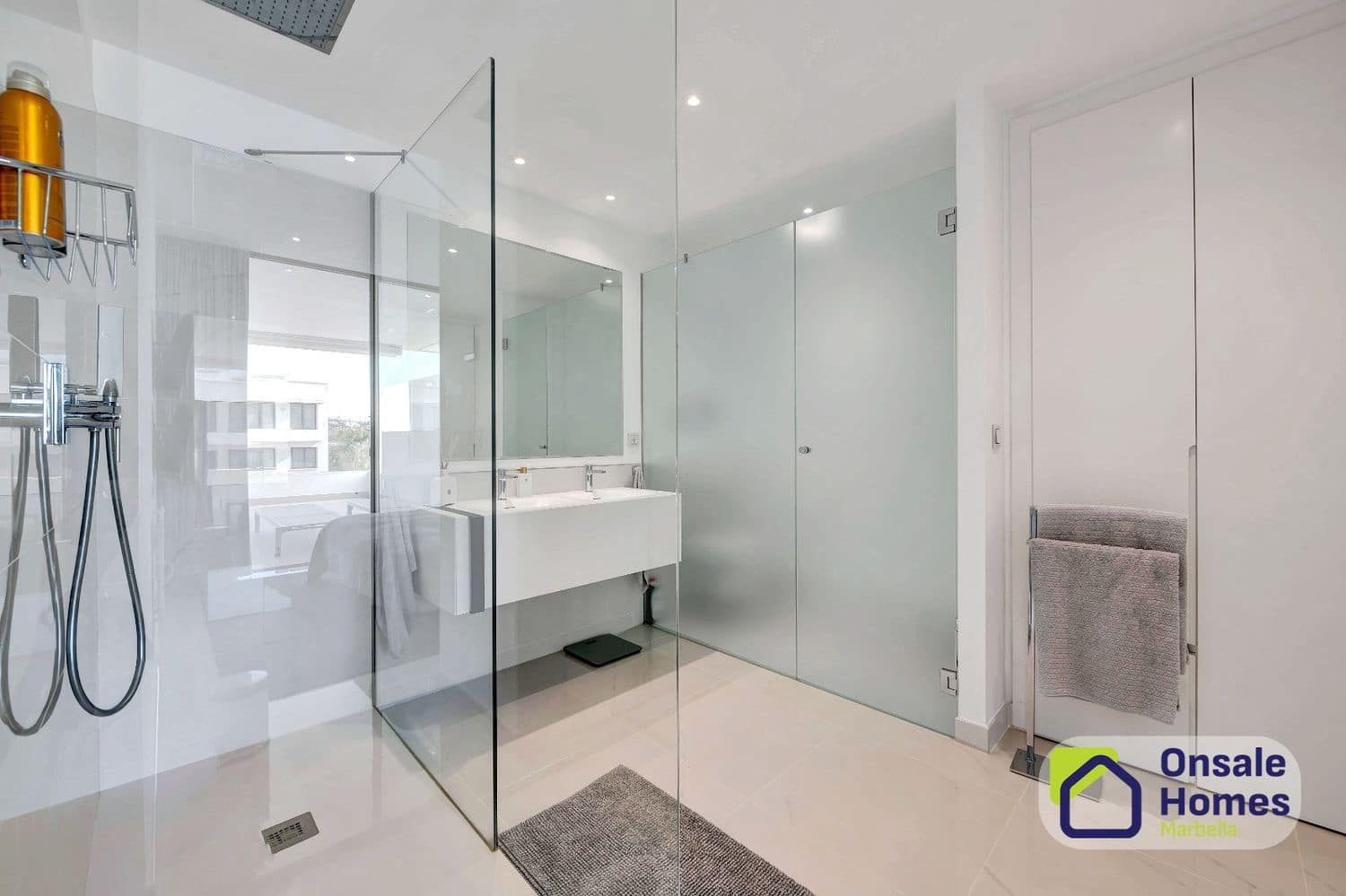 2 soveværelse Lejlighed til salg i New Golden Mile med swimmingpool garage - € 825.000 (Ref: 9714308)