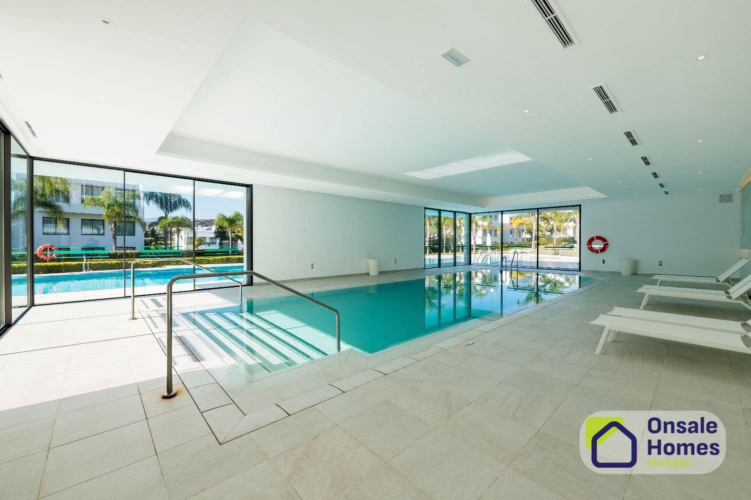 2 soveværelse Lejlighed til salg i New Golden Mile med swimmingpool garage - € 825.000 (Ref: 9714308)