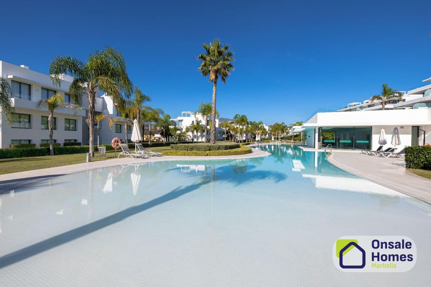 2 soveværelse Lejlighed til salg i New Golden Mile med swimmingpool garage - € 825.000 (Ref: 9714308)