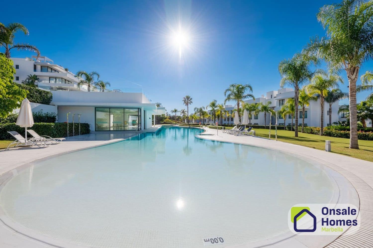 2 soveværelse Lejlighed til salg i New Golden Mile med swimmingpool garage - € 825.000 (Ref: 9714308)