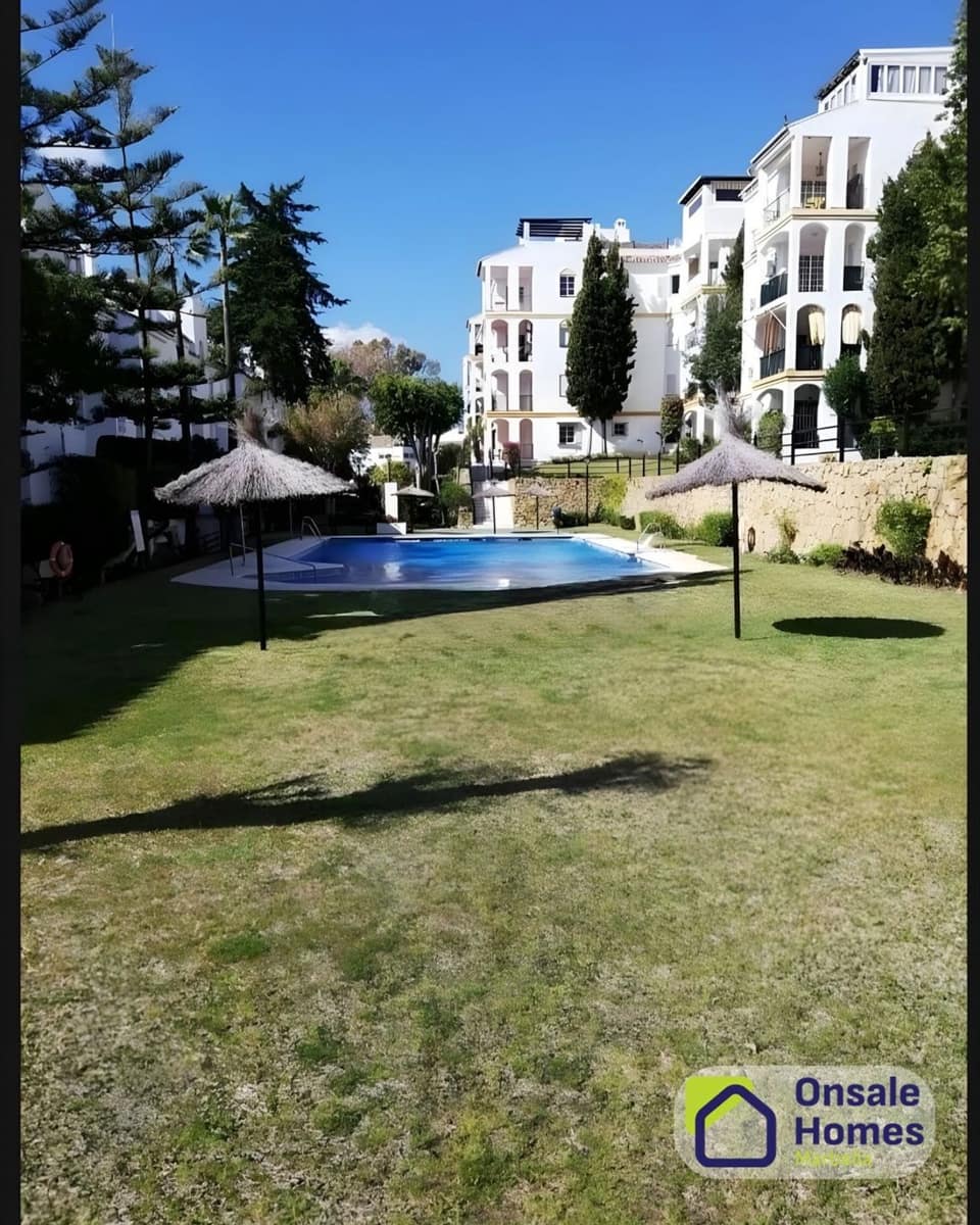 2 makuuhuone Huoneisto myytävänä paikassa New Golden Mile mukana uima-altaan 
autotalli - 274 000 € (Ref: 9714309)