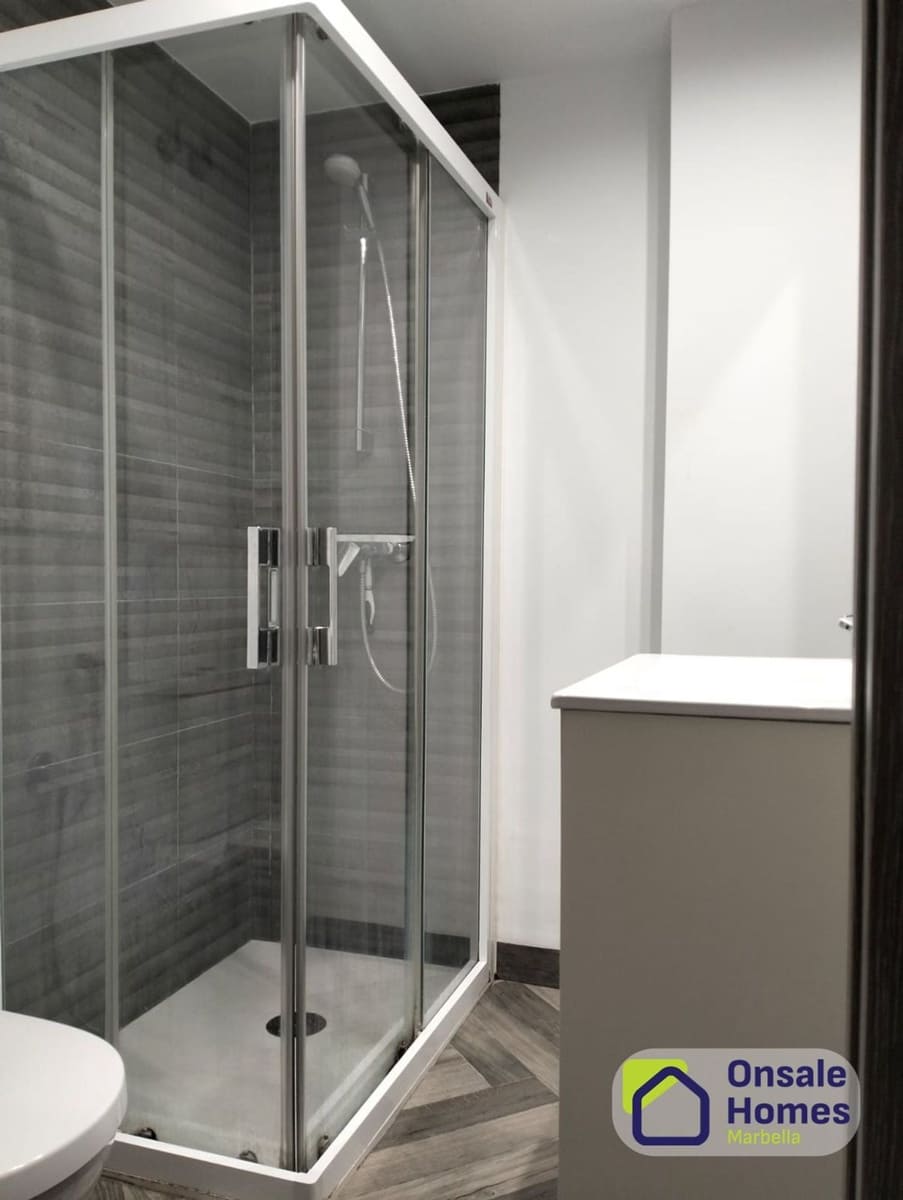 2 makuuhuone Huoneisto myytävänä paikassa New Golden Mile mukana uima-altaan 
autotalli - 274 000 € (Ref: 9714309)