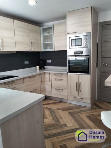 2 makuuhuone Huoneisto myytävänä paikassa Nueva Atalaya, Estepona mukana uima-altaan 
autotalli - 274 000 € (Ref: 9714309)