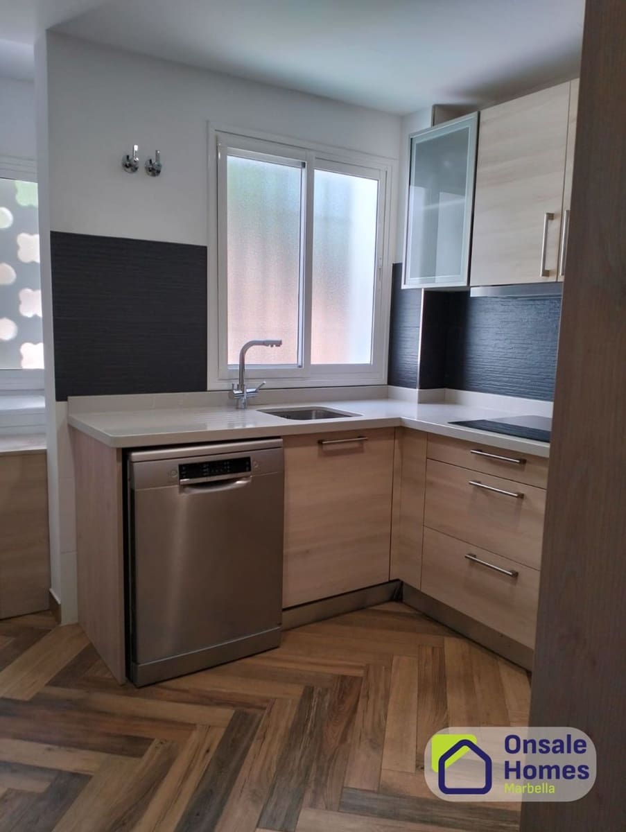 2 makuuhuone Huoneisto myytävänä paikassa New Golden Mile mukana uima-altaan 
autotalli - 274 000 € (Ref: 9714309)