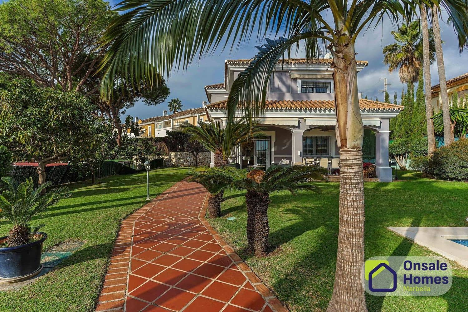 3 Zimmer Villa zu verkaufen in New Golden Mile mit Pool Garage - 1.295.000 € (Ref: 9714310)