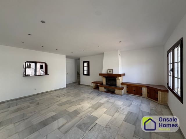 7 makuuhuone Omakotitalo myytävänä paikassa Huerta Belón - Calvario, Marbella mukana uima-altaan 
autotalli - 990 000 € (Ref: 9721057)