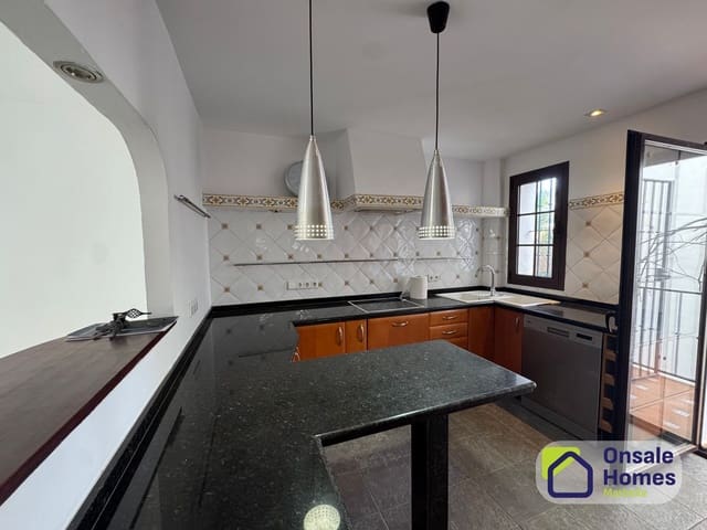 7 makuuhuone Omakotitalo myytävänä paikassa Huerta Belón - Calvario, Marbella mukana uima-altaan 
autotalli - 990 000 € (Ref: 9721057)