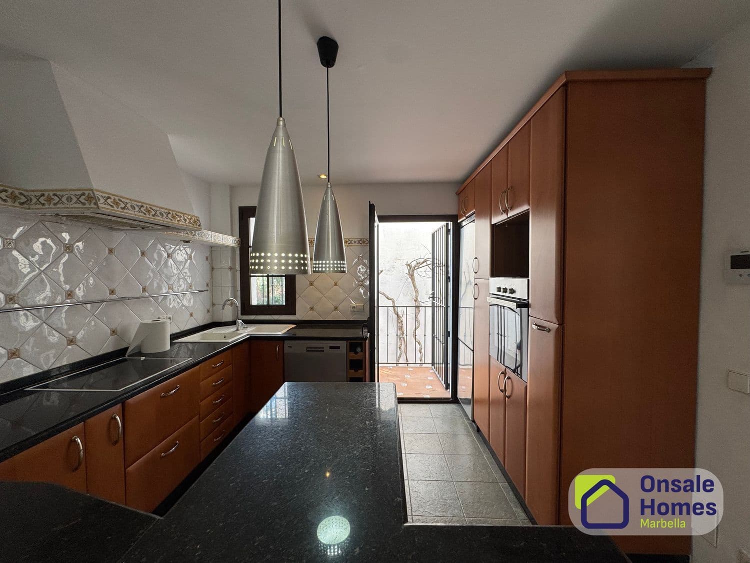 7 camera da letto Casa in vendita in Marbella con piscina garage - 990.000 € (Rif: 9721057)