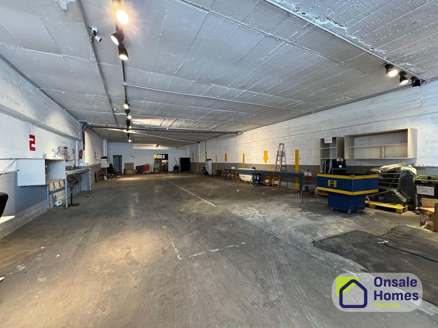 Komercyjne do wynajęcia w Marbella - 3 500 € (Ref: 9726300)