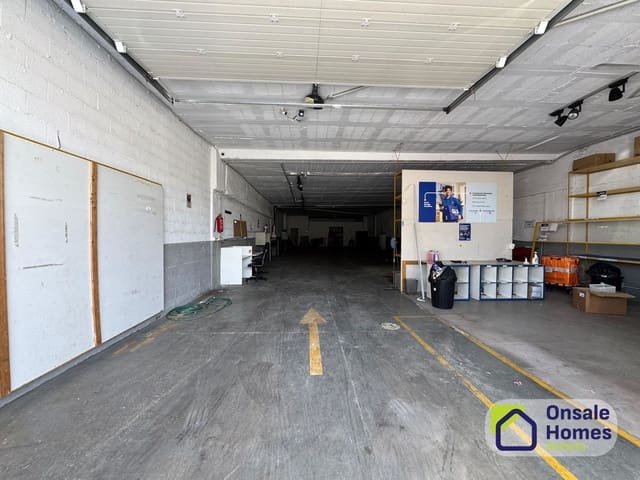 Komercyjne do wynajęcia w Playa Bajadilla - Puertos, Marbella - 3 500 € (Ref: 9726300)