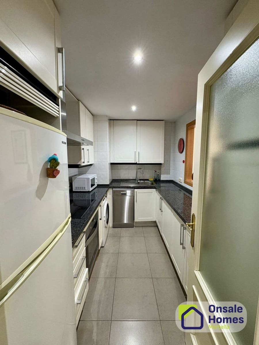 2 bedroom Apartment for sale in Puerto Banus with pool garage - € 645,000 (Ref: 9726301)