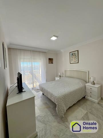 Apartamento de 2 habitaciones en Puerto Banus, Marbella en venta con piscina garaje - 645.000 € (Ref: 9726301)