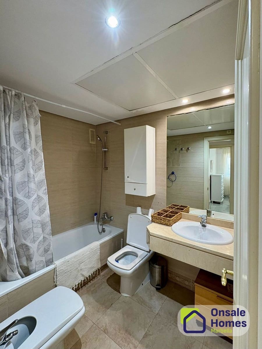 2 bedroom Apartment for sale in Puerto Banus with pool garage - € 645,000 (Ref: 9726301)