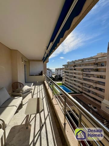 Apartamento de 2 habitaciones en Puerto Banus, Marbella en venta con piscina garaje - 645.000 € (Ref: 9726301)