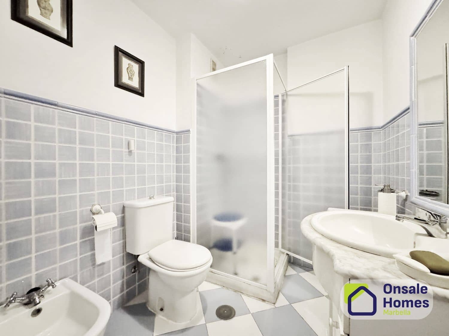 Apartamento de 2 habitaciones en Marbella en venta con piscina garaje - 425.000 € (Ref: 9735005)