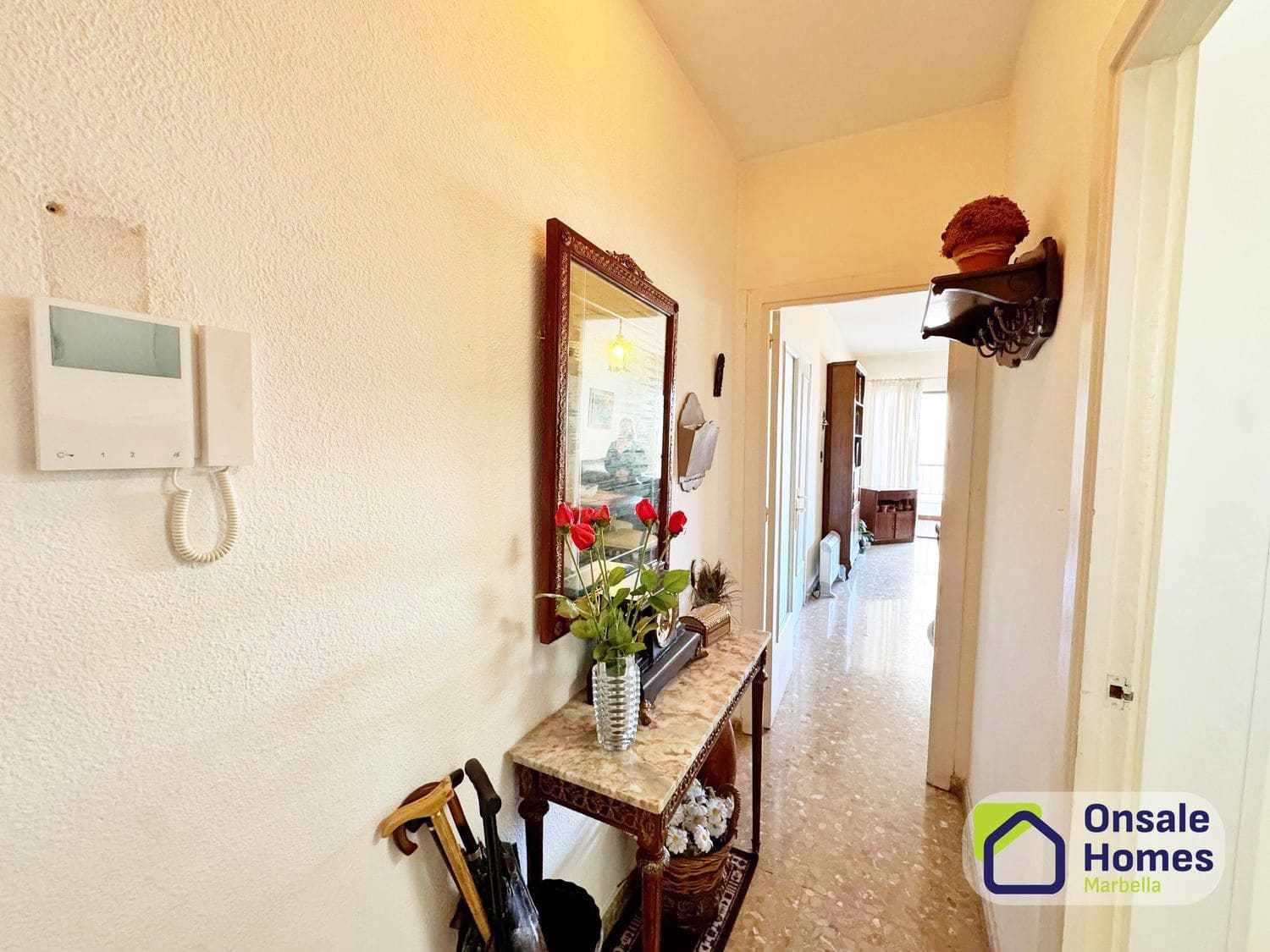 Apartamento de 2 habitaciones en Marbella en venta con piscina garaje - 425.000 € (Ref: 9735005)