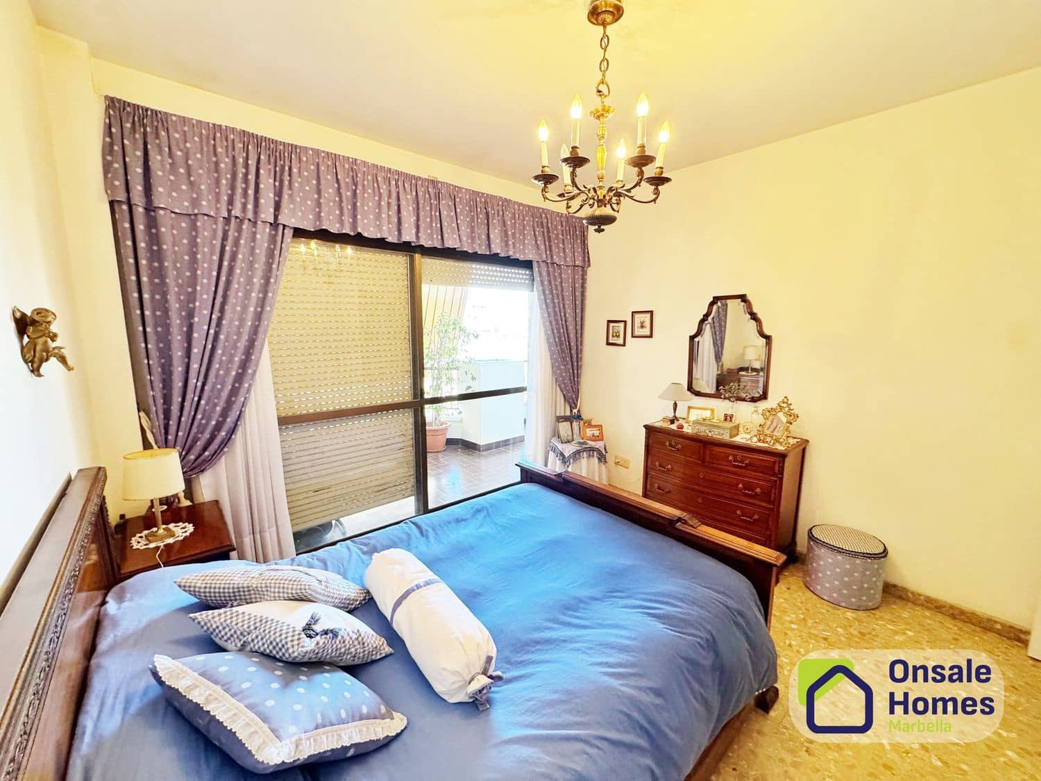 Apartamento de 2 habitaciones en Marbella en venta con piscina garaje - 425.000 € (Ref: 9735005)