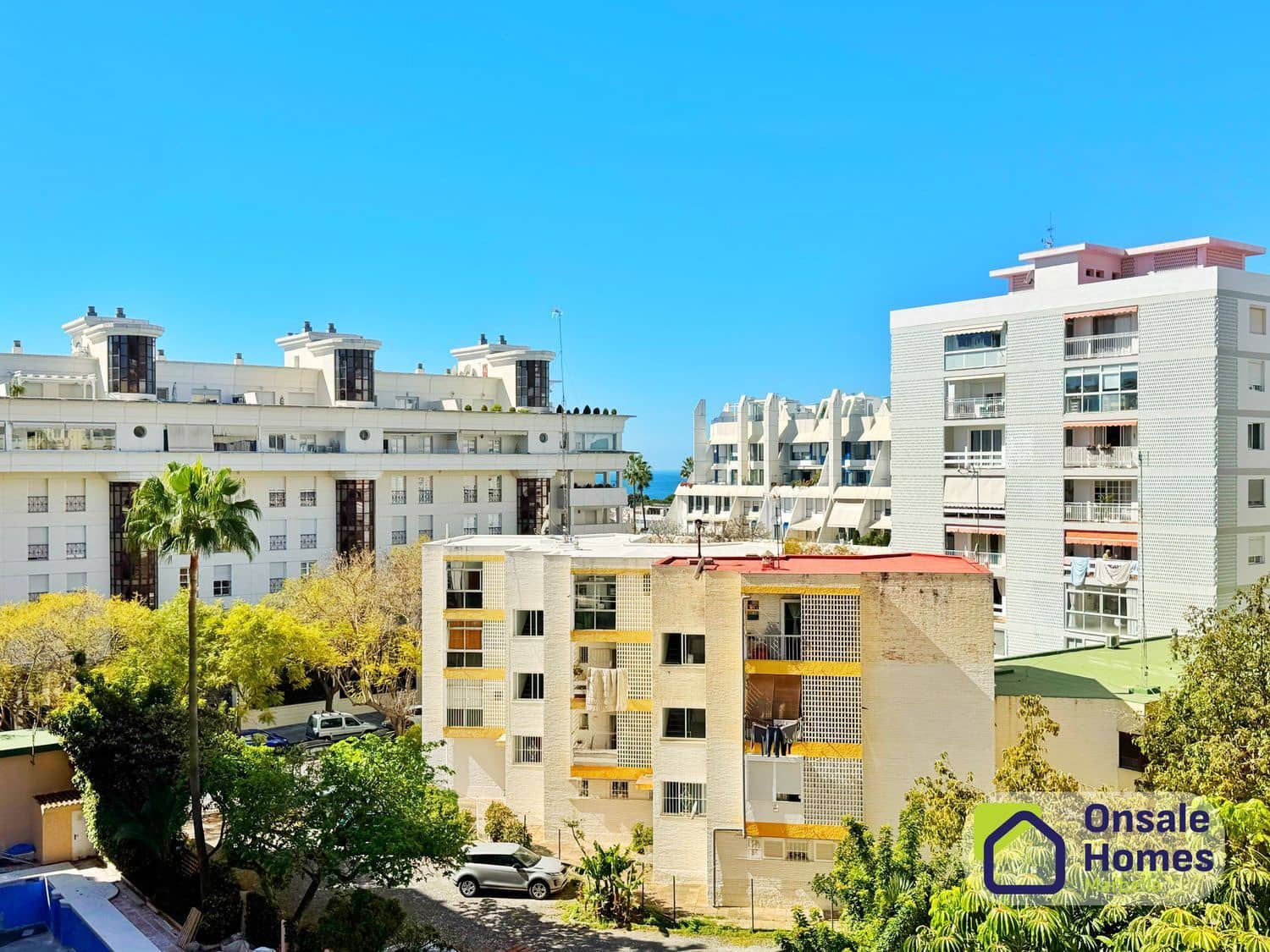 Apartamento de 2 habitaciones en Marbella en venta con piscina garaje - 425.000 € (Ref: 9735005)