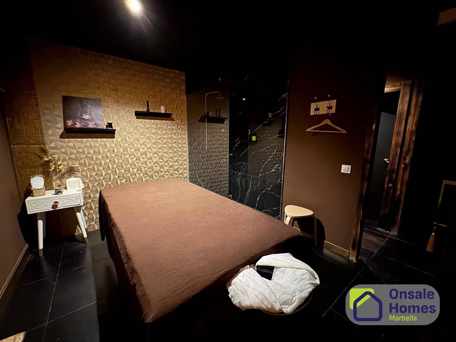 Commercial for rent in Marbella - € 2,500 (Ref: 9737890)