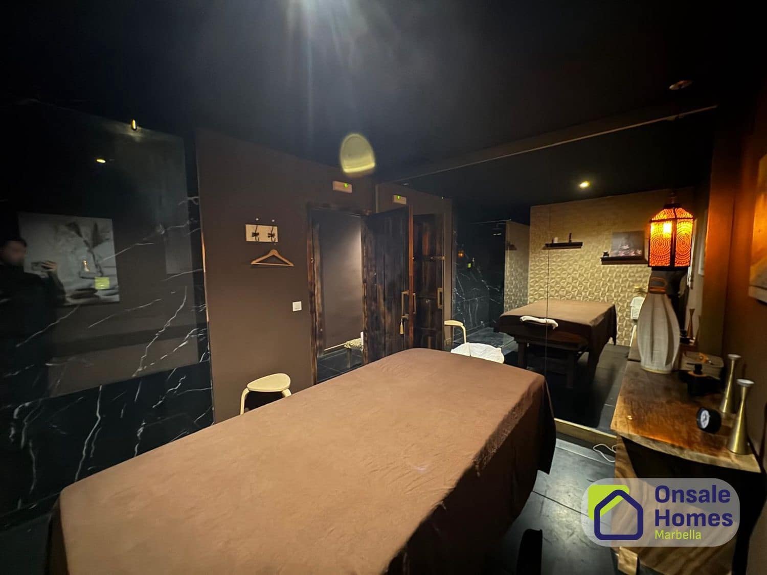 Commercial for rent in Marbella - € 2,500 (Ref: 9737890)