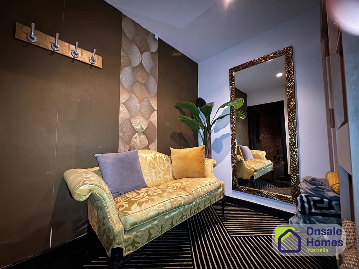 Commercial for rent in Marbella - € 2,500 (Ref: 9737890)