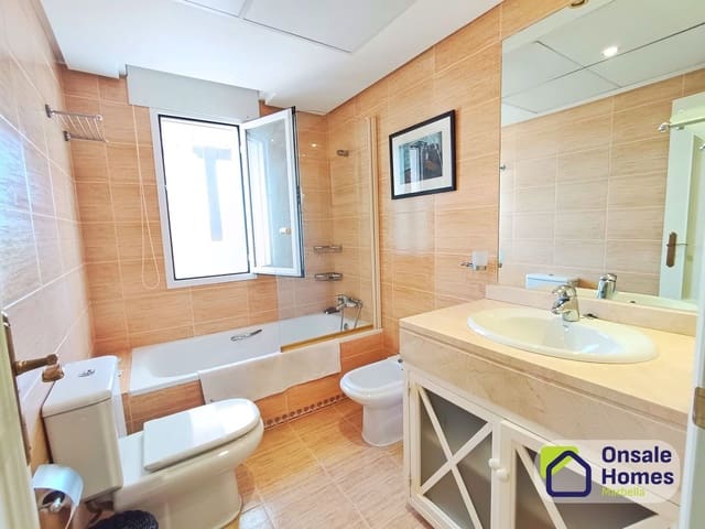 2 makuuhuone Huoneisto myytävänä paikassa La Dama de Noche - La Alzambra, Marbella mukana uima-altaan 
autotalli - 499 000 € (Ref: 9751435)