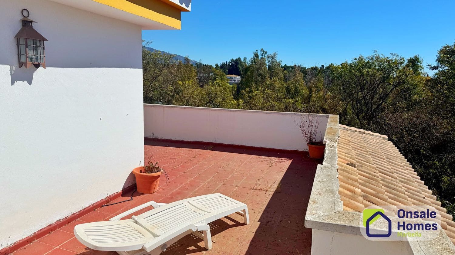 2 makuuhuone Huoneisto myytävänä paikassa Nueva Andalucia mukana uima-altaan 
autotalli - 499 000 € (Ref: 9751435)