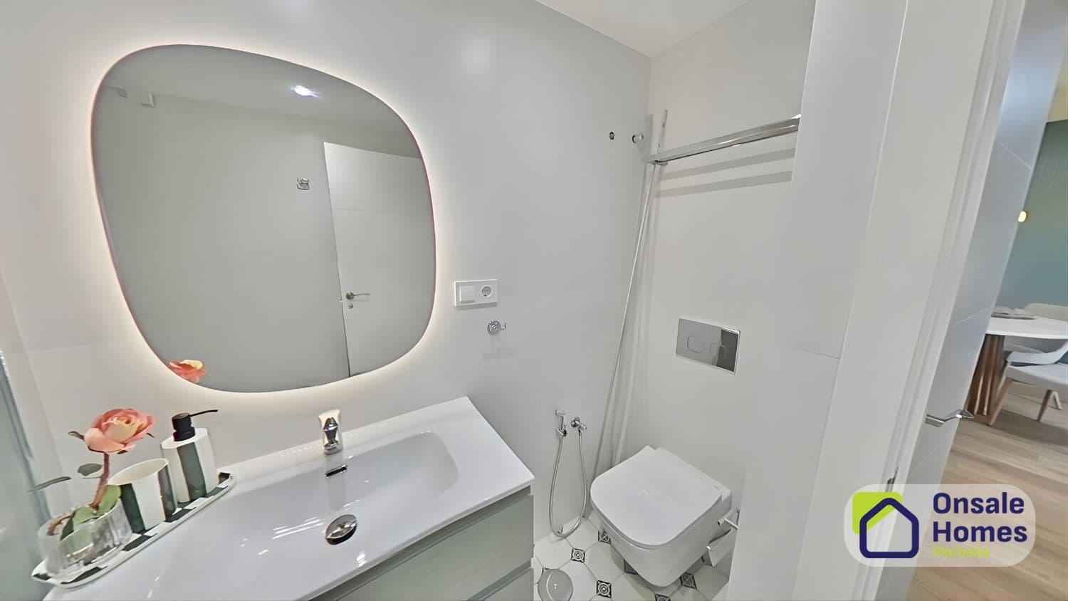 1 chambre Appartement à vendre à Aloha Golf avec piscine garage - 329 000 € (Ref: 9755038)