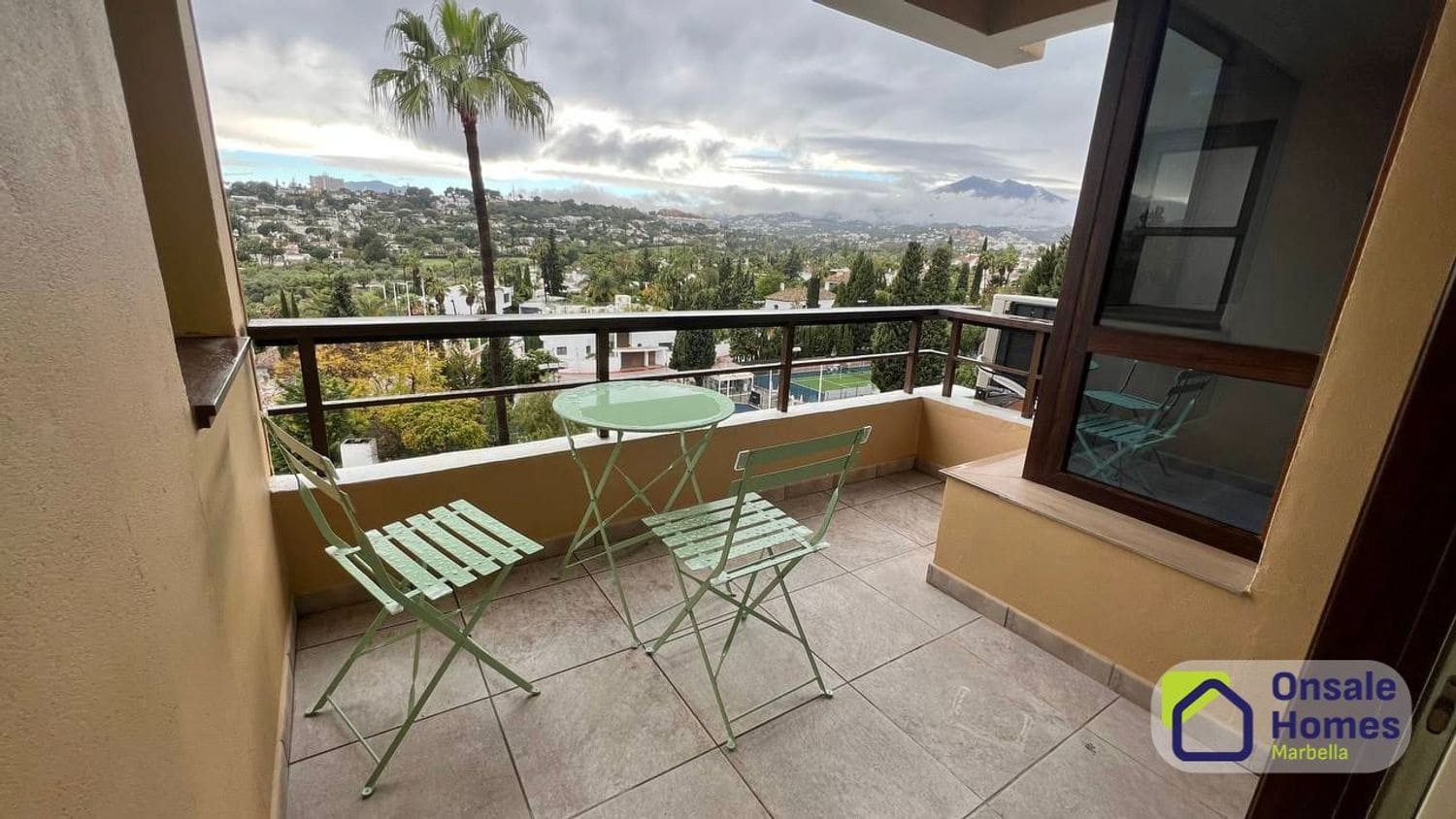 1 chambre Appartement à vendre à Aloha Golf avec piscine garage - 329 000 € (Ref: 9755038)