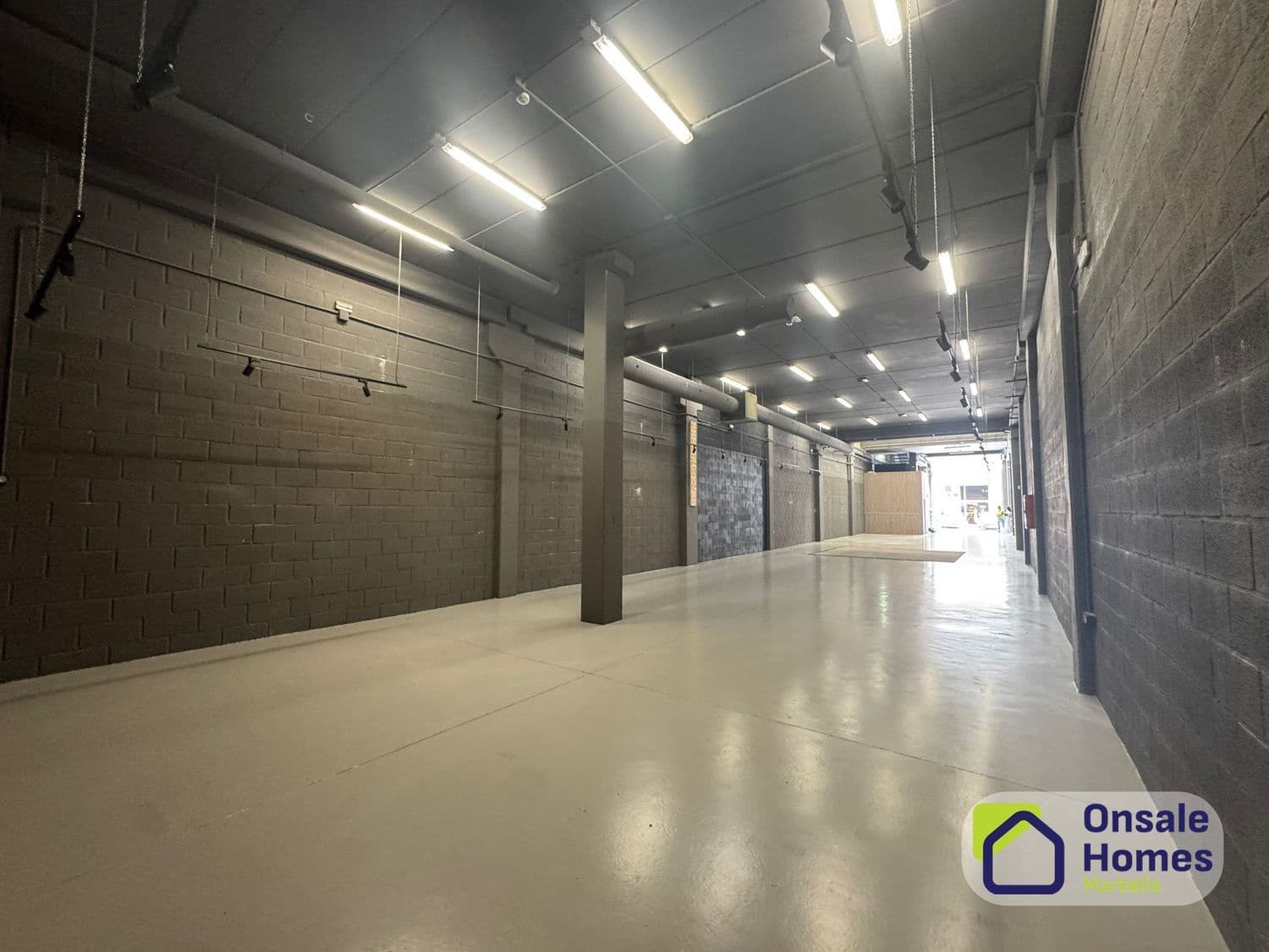 Commerciale da affittare in Nueva Andalucia - 3.800 € (Rif: 9758323)