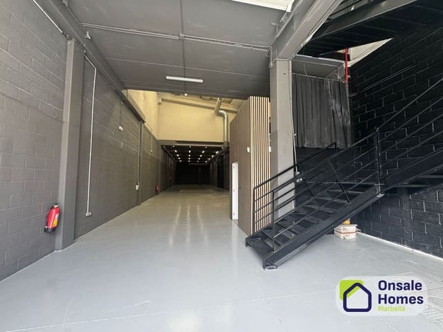 Commerciale da affittare in Los Naranjos, Marbella - 3.800 € (Rif: 9758323)