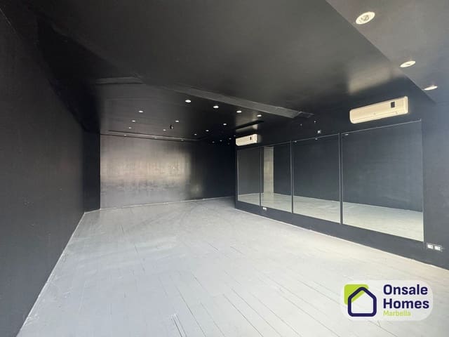 Commerciale da affittare in Los Naranjos, Marbella - 3.800 € (Rif: 9758323)