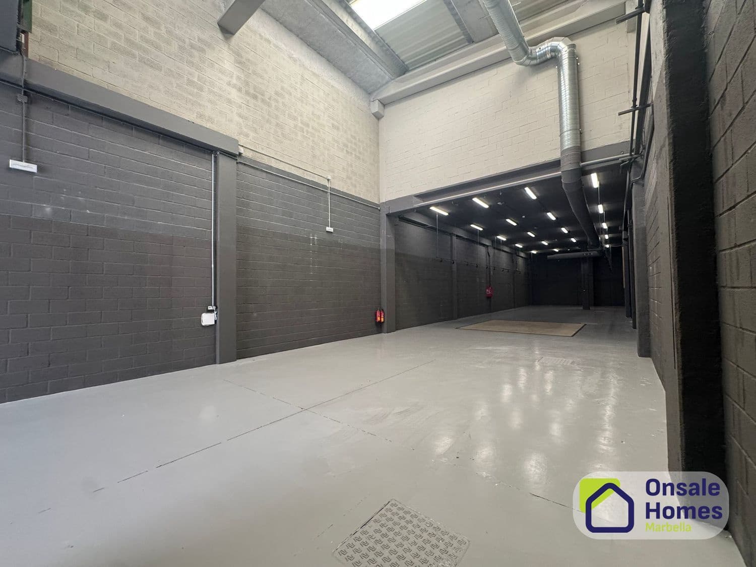 Commerciale da affittare in Nueva Andalucia - 3.800 € (Rif: 9758323)