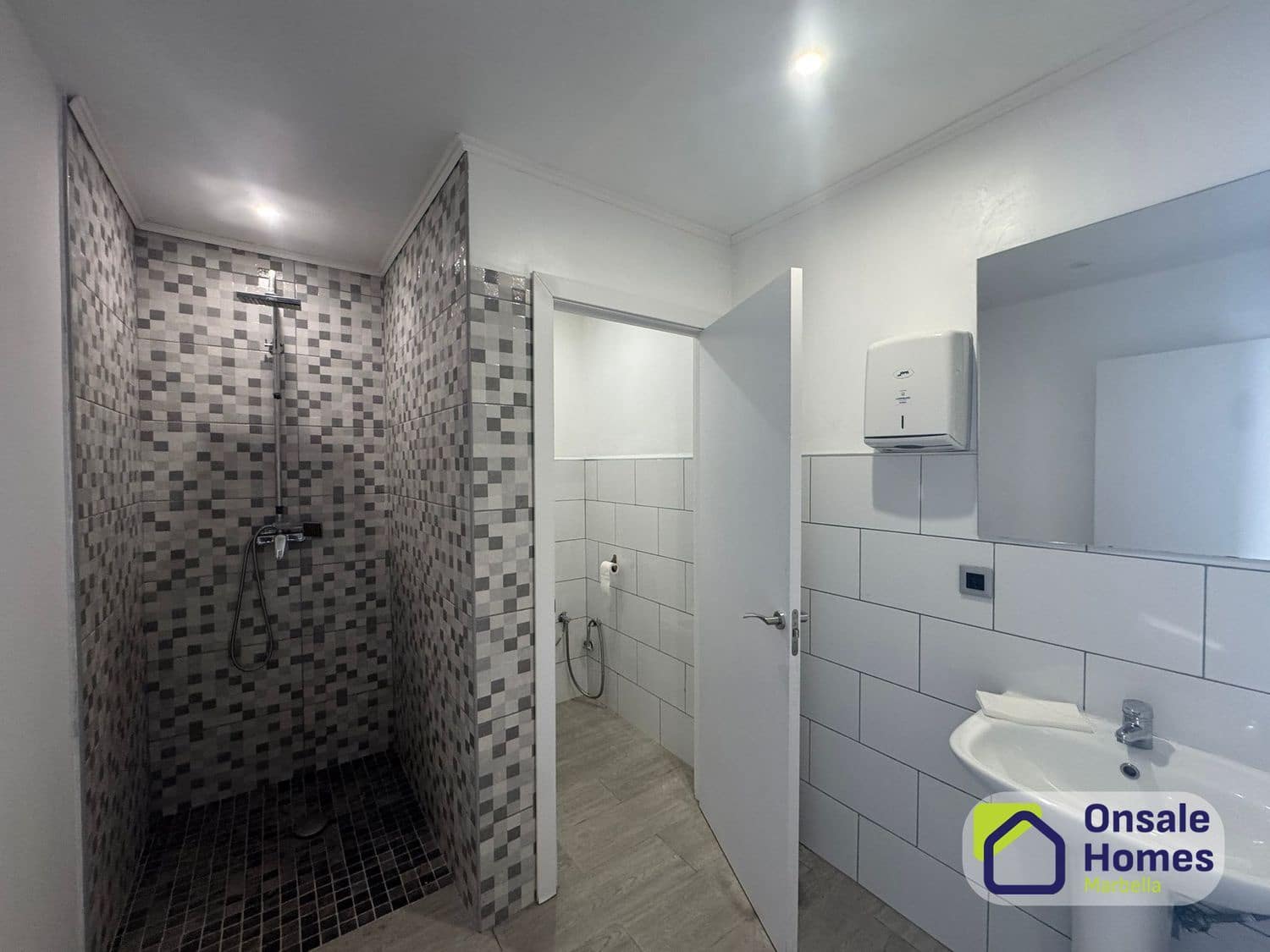 Commerciale da affittare in Nueva Andalucia - 3.800 € (Rif: 9758323)