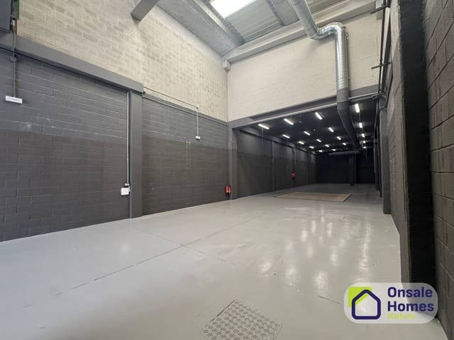 Commerciale da affittare in Los Naranjos, Marbella - 3.800 € (Rif: 9758323)