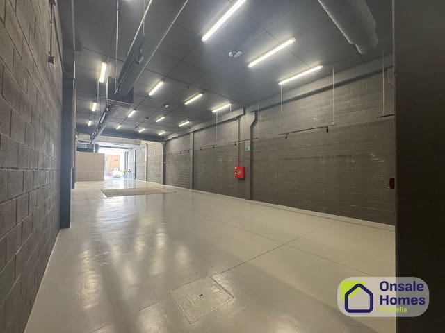 Commerciale da affittare in Los Naranjos, Marbella - 3.800 € (Rif: 9758323)