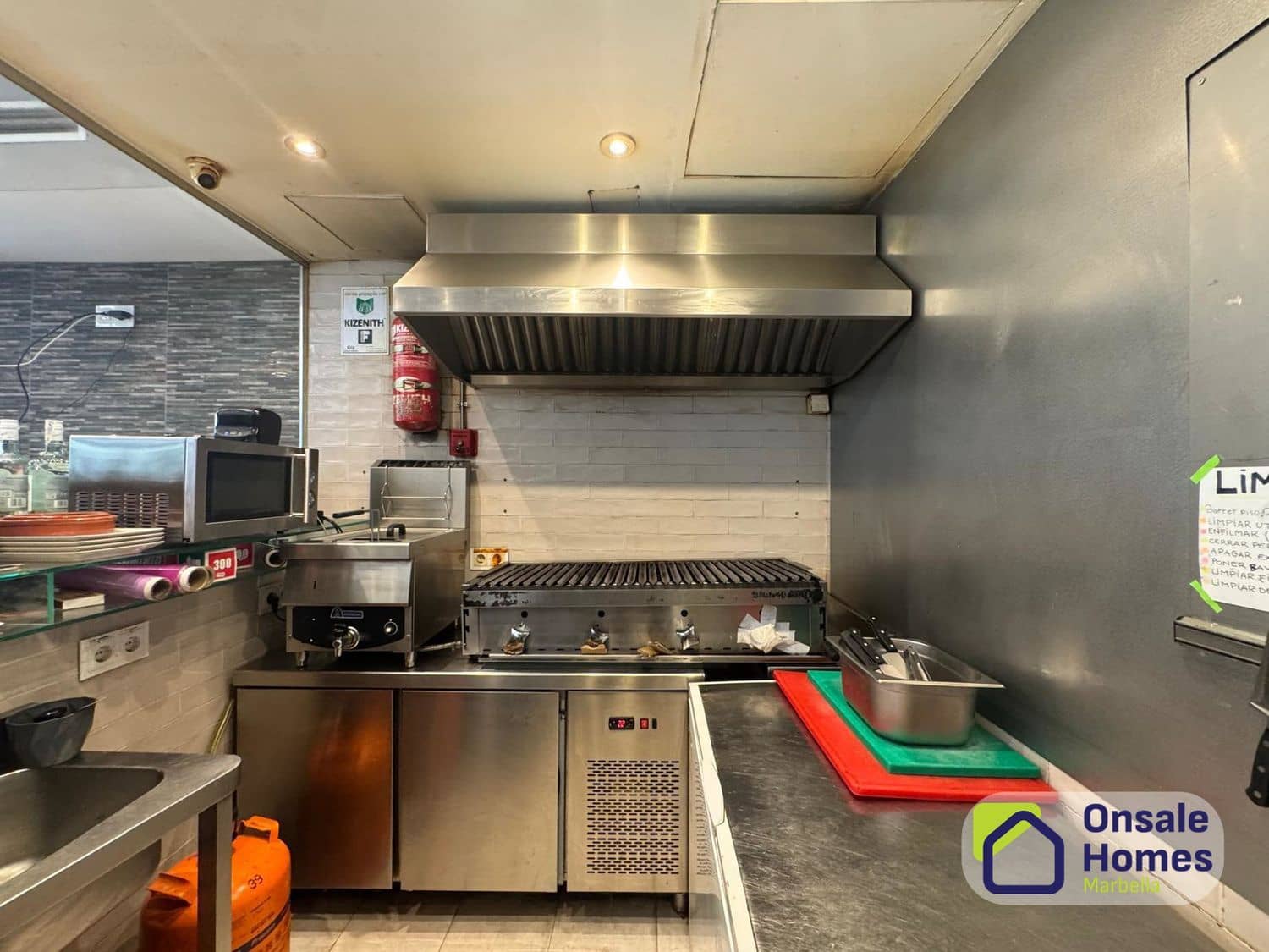 Local Commercial à louer à Marbella - 1 600 € (Ref: 9779965)