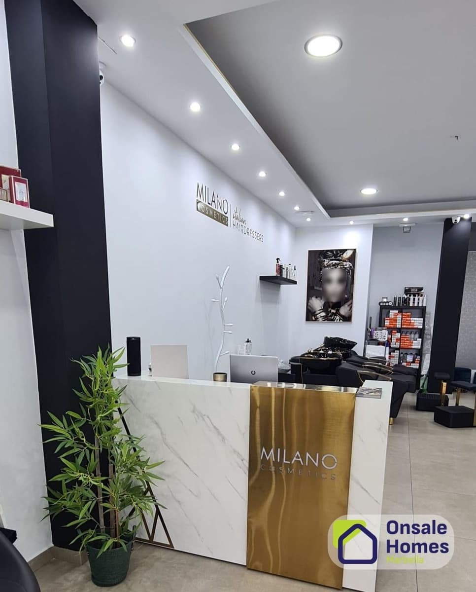 Local Commercial à louer à Marbella - 1 400 € (Ref: 9779967)