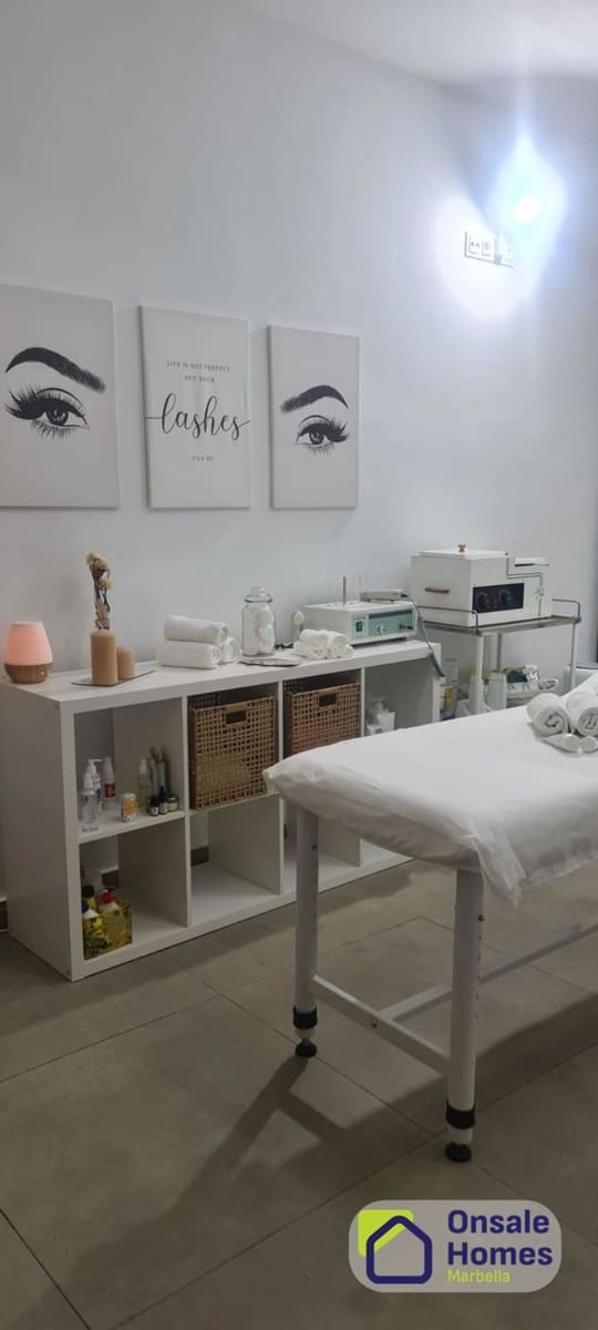 Local Commercial à louer à Marbella - 1 400 € (Ref: 9779967)