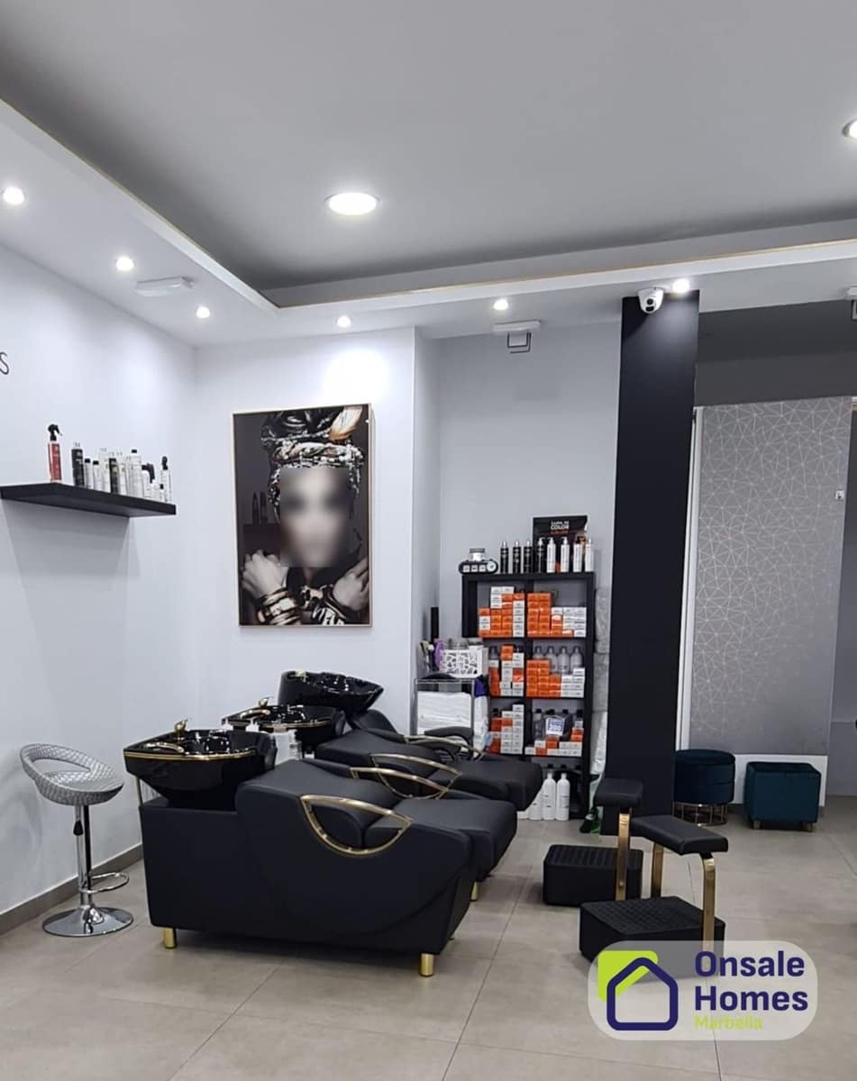 Local Commercial à louer à Marbella - 1 400 € (Ref: 9779967)