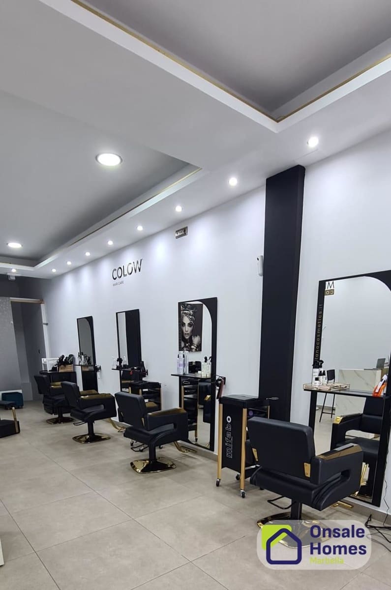 Local Commercial à louer à Marbella - 1 400 € (Ref: 9779967)