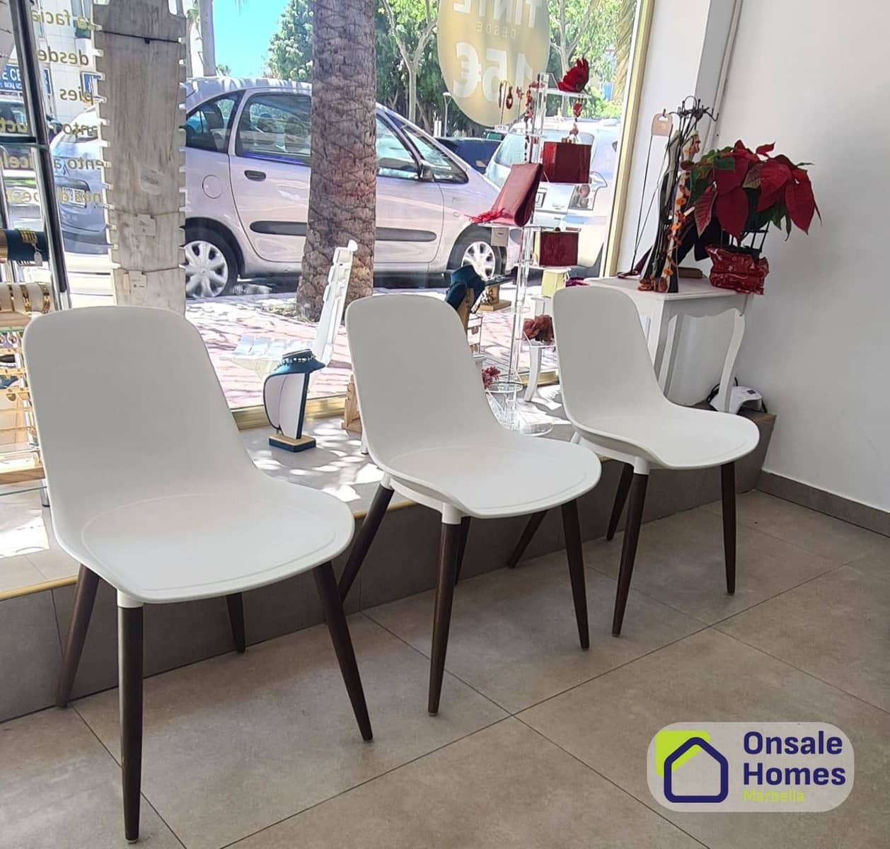 Local Commercial à louer à Marbella - 1 400 € (Ref: 9779967)