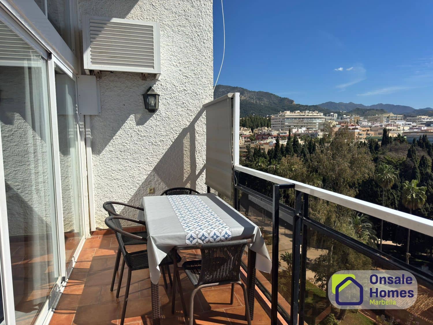 2 soverom Leilighet til leie i Marbella med svømmebasseng garasje - € 1 400 (Ref: 9788073)