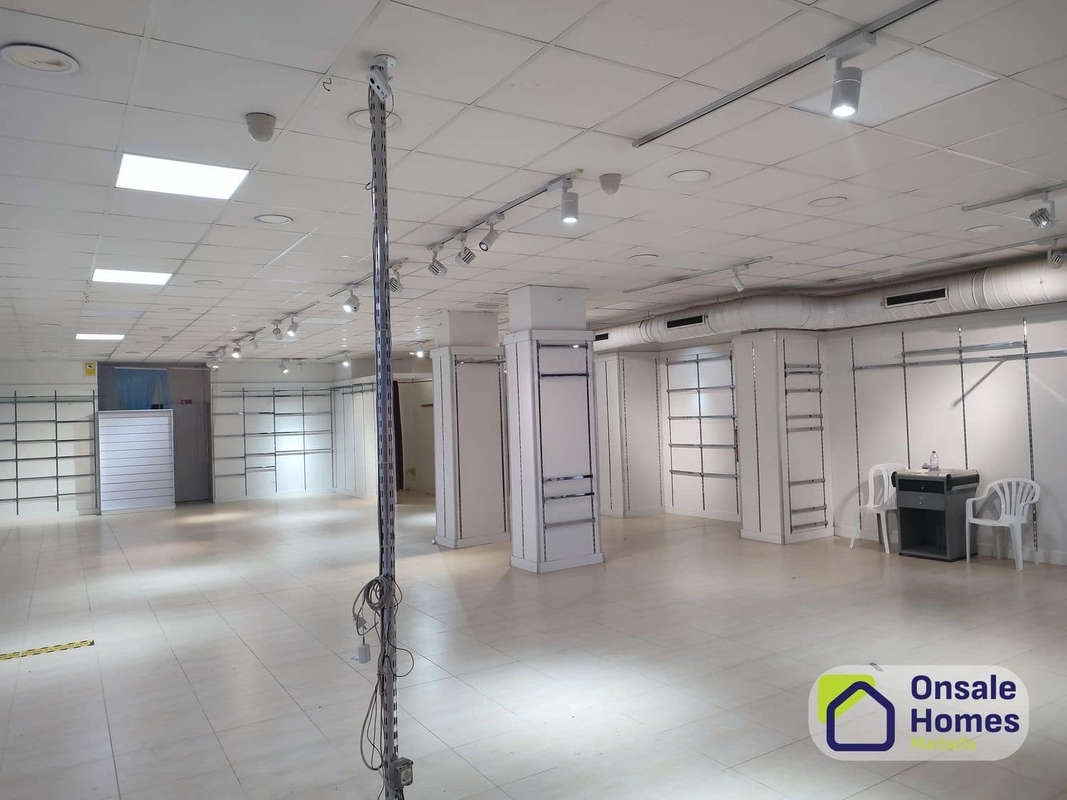 Commercial for sale in Marbella - € 2,900,000 (Ref: 9790046)