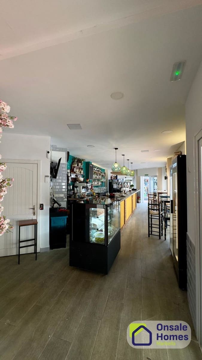 Erhverv til leje i Marbella - € 2.200 (Ref: 9793849)