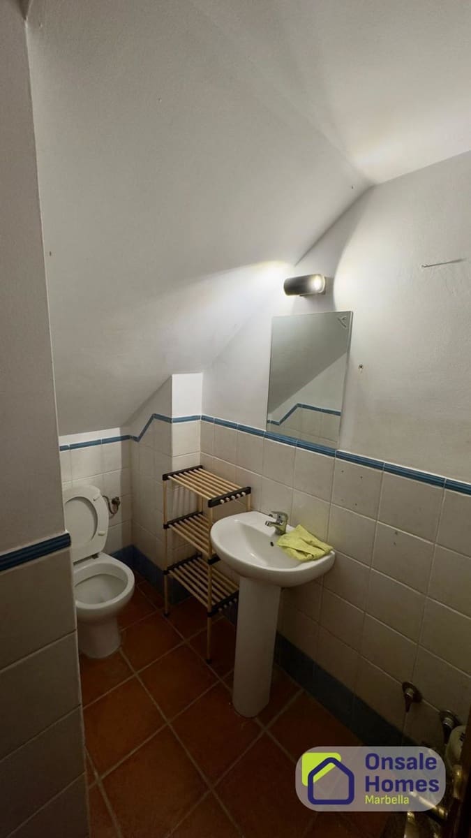 Erhverv til leje i Marbella - € 2.200 (Ref: 9793849)