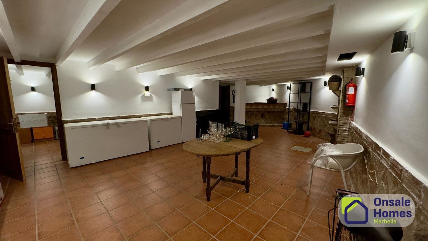 Erhverv til leje i Marbella - € 2.200 (Ref: 9793849)