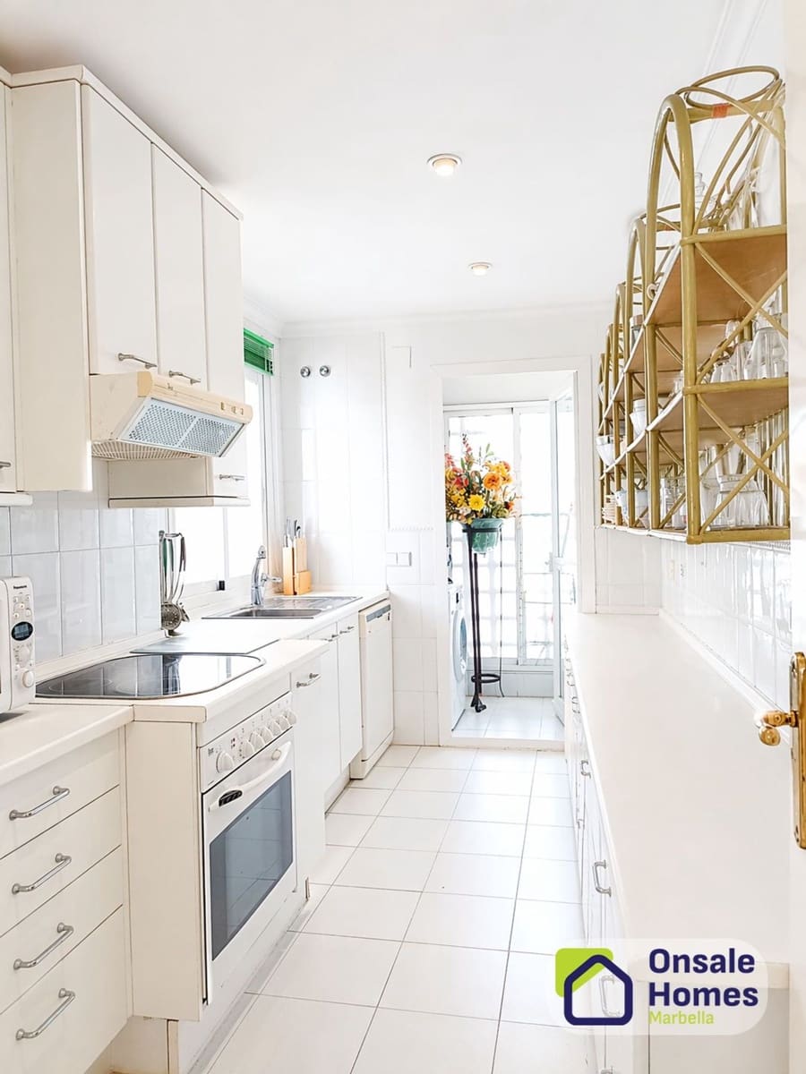 3 bedroom Apartment for sale in Puerto Banus with pool garage - € 1,200,000 (Ref: 9795942)