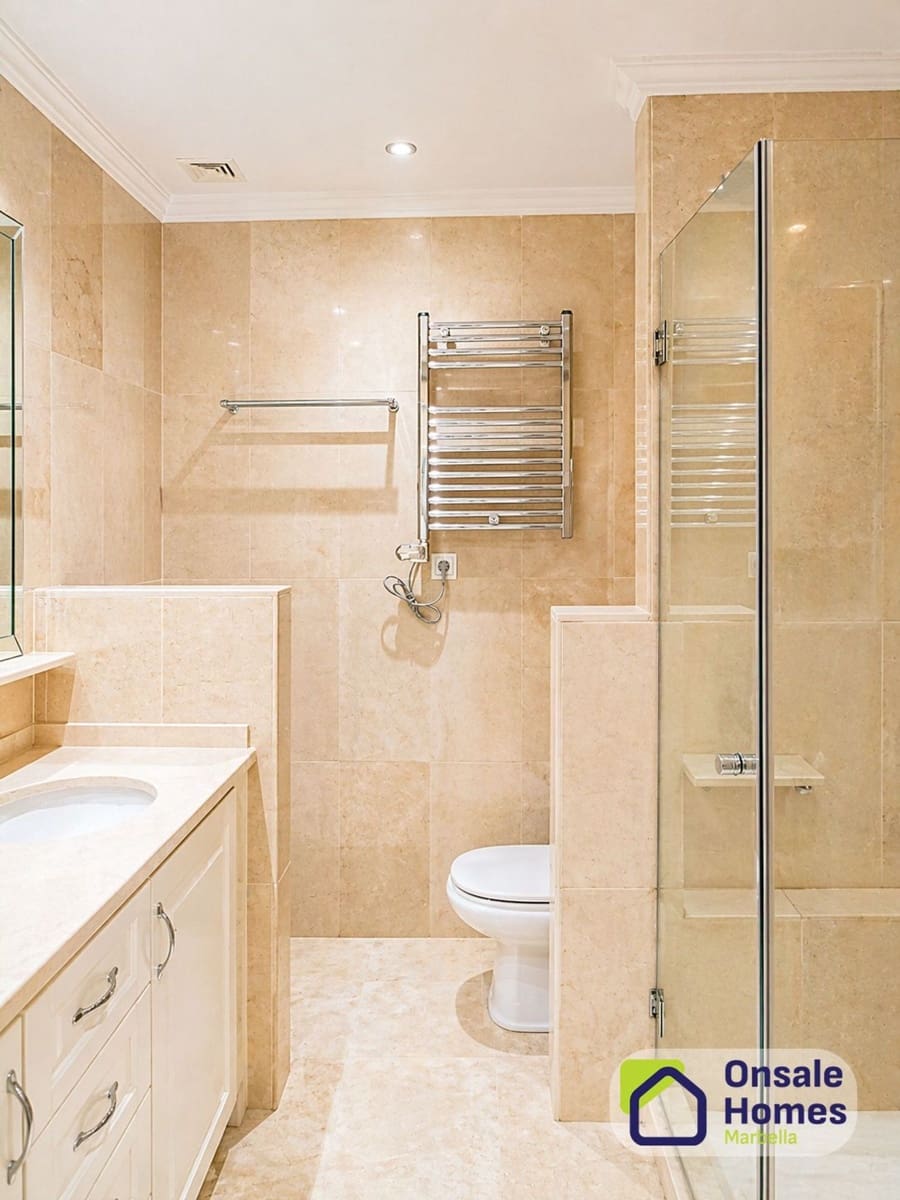 3 bedroom Apartment for sale in Puerto Banus with pool garage - € 1,200,000 (Ref: 9795942)